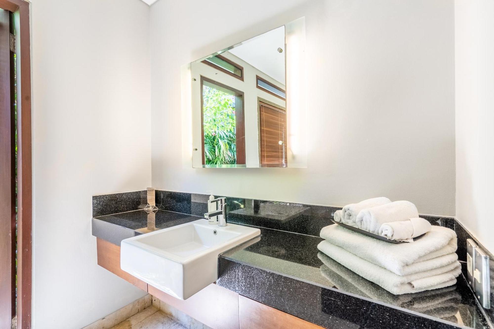 Kejora Beachfront Villas Sanur Exterior foto